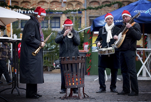 Los músicos alegran los mercados navideños de Flandes