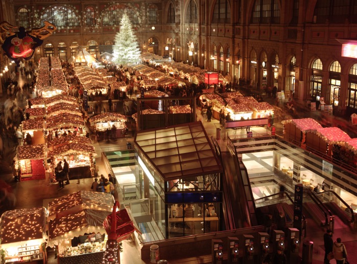mercat de nadal a la estació central a Zurich