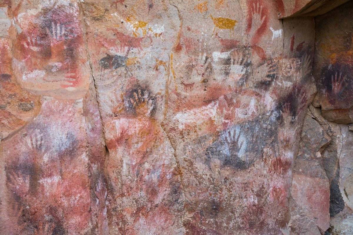 paret de la cova de les mans