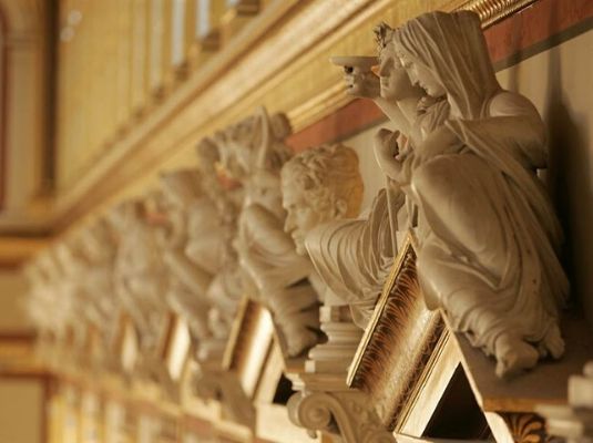 Estatuas de la Sala dorada