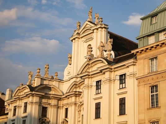 Am Hof Viena