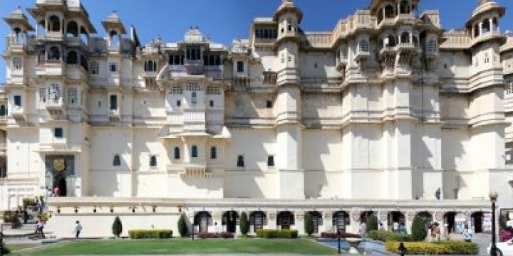 City_Palace_Udaipur_Front-1