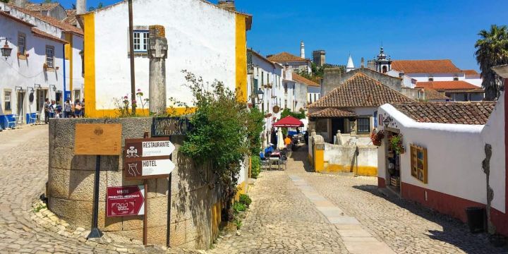 Vista del antiguo santuario senhor jesus da pedra, ubicado en obidos